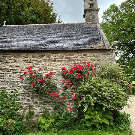 Manoir De Mezedern Plougonven